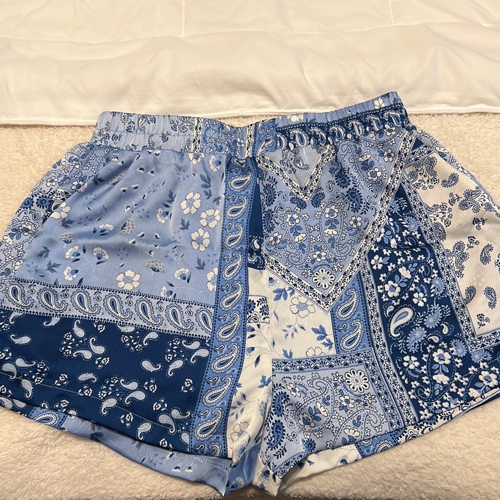 Kittenish bandana shorts